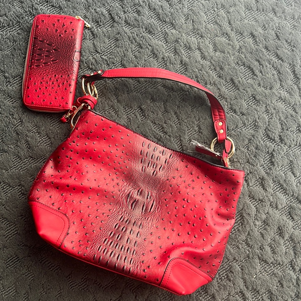 Red and black leather purse with matching wallet ! New Without Tags